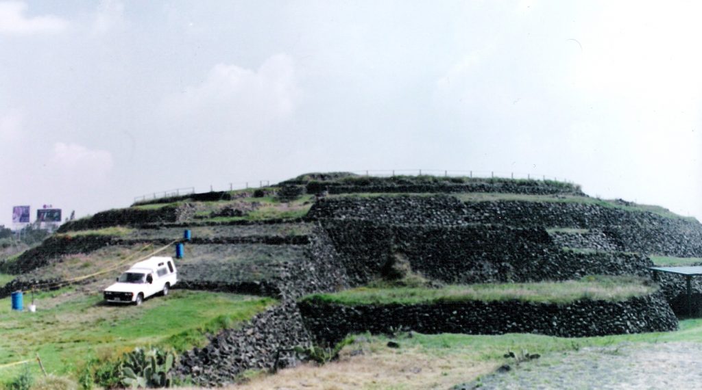 The Cuicuilco Pyramid and Fingerprints of the Gods